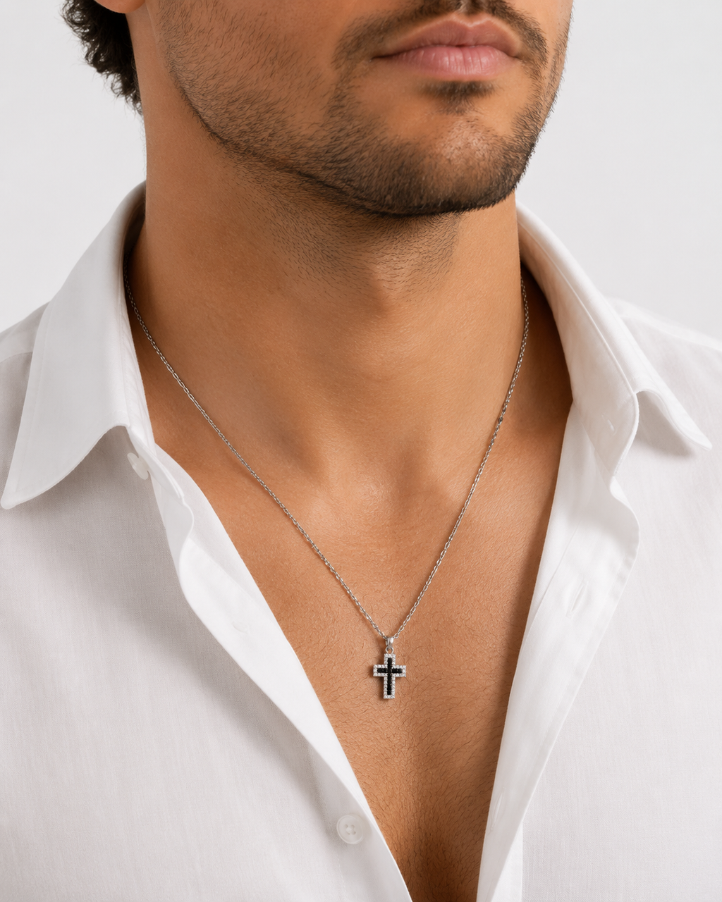 CROCE BLACK — Collana Croce Argento in Acciaio Inossidabile con Pietre Nere e Cristalli Luminosi